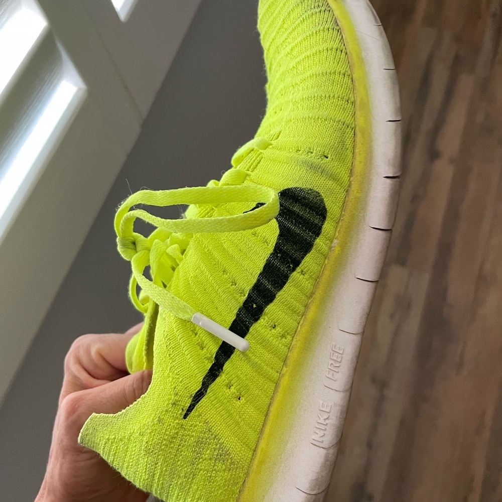 2 pair Nike size 7.5 women’s Free RN Flyknit - Picture 8 of 13